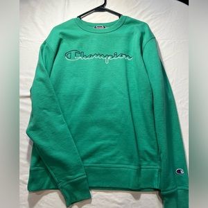 Men’s champion crew neck green size medium
